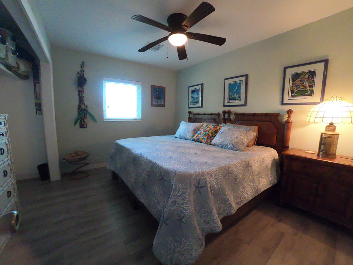 Main House Middle King Bedroom (Bedroom #4)